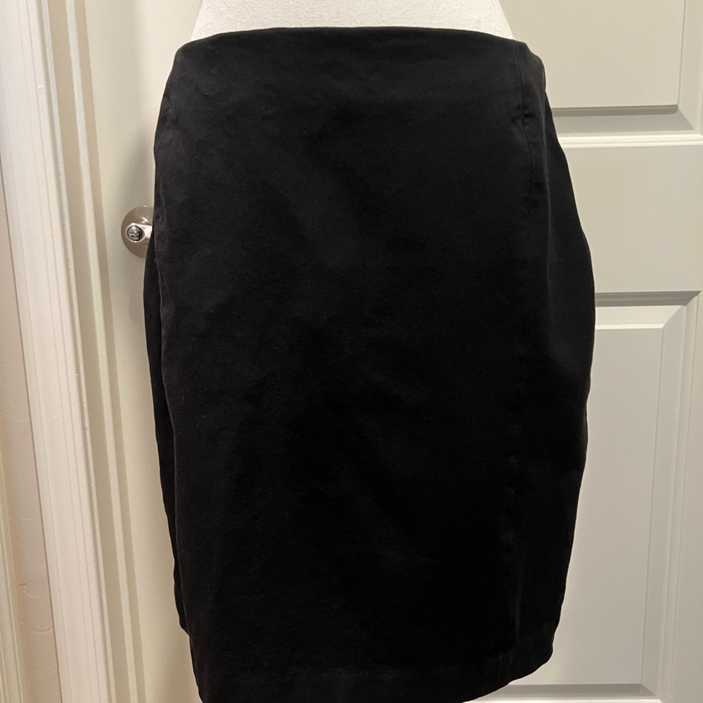 Banana Republic Classic Black Pencil Skirt